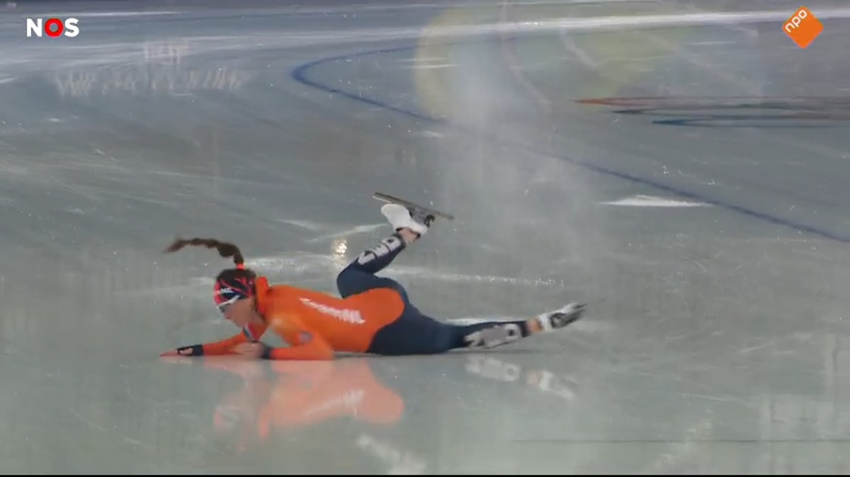 Suzanne Schulting komt ten val