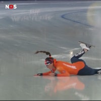 Suzanne Schulting komt ten val