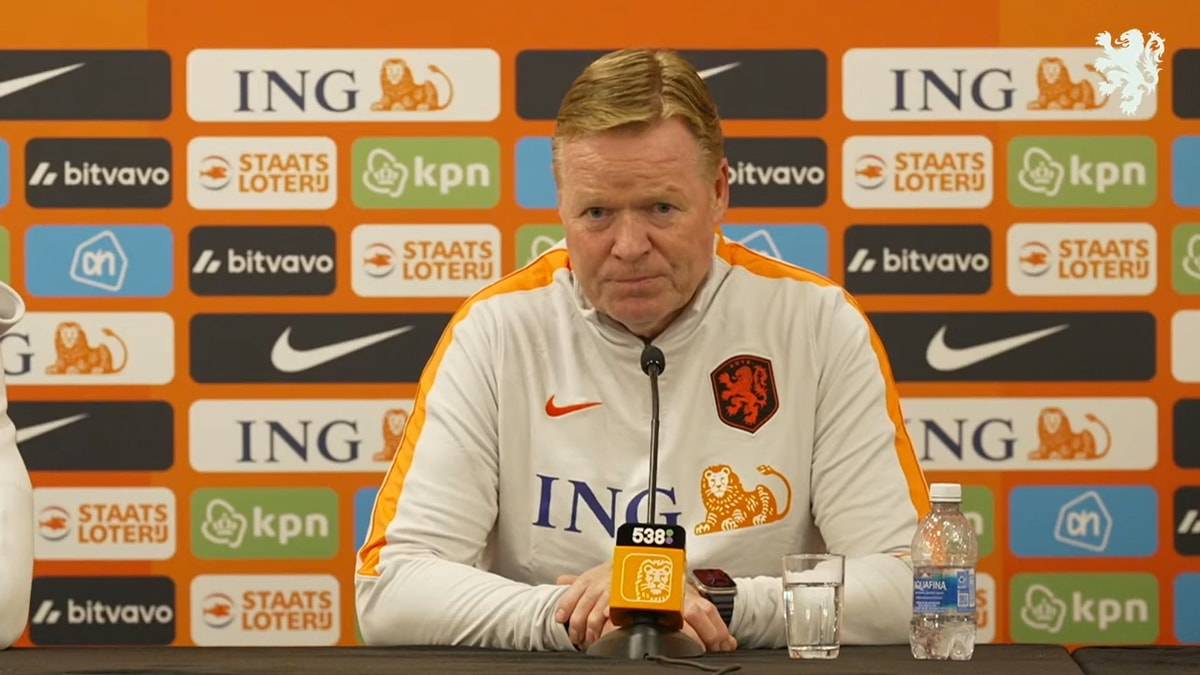 Ronald Koeman tijdens een persconferentie