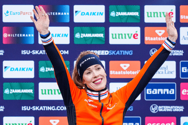 Antoinette Rijpma-de Jong viert haar overwinning