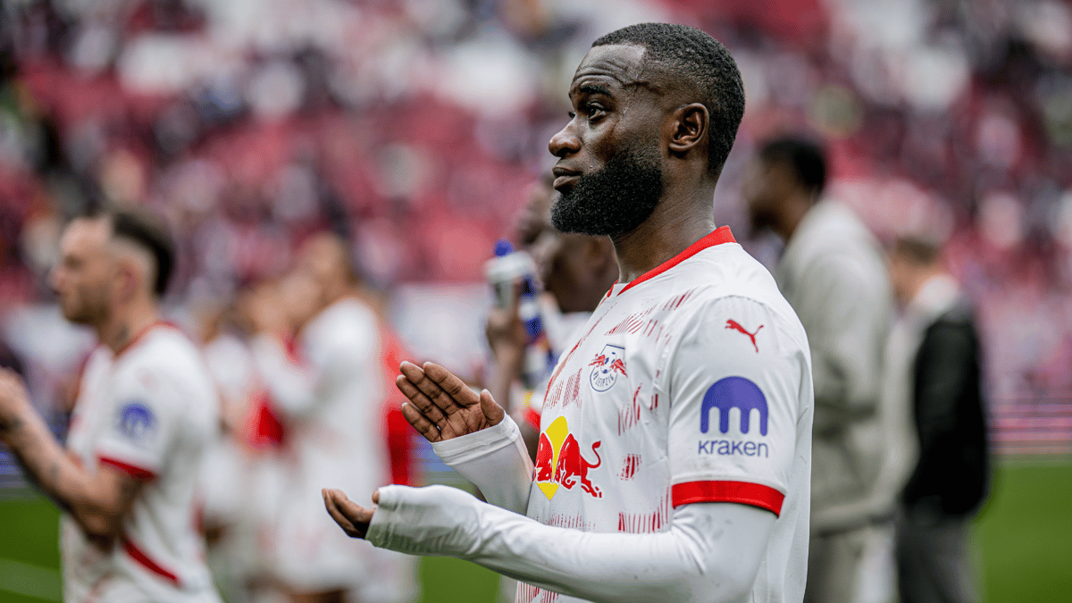 Lutsharel Geertruida in het shirt van RB Leipzig