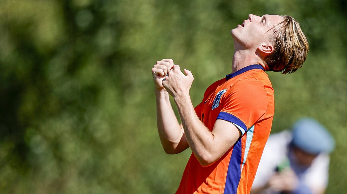 Donny van der Lijcke in actie voor Oranje O17