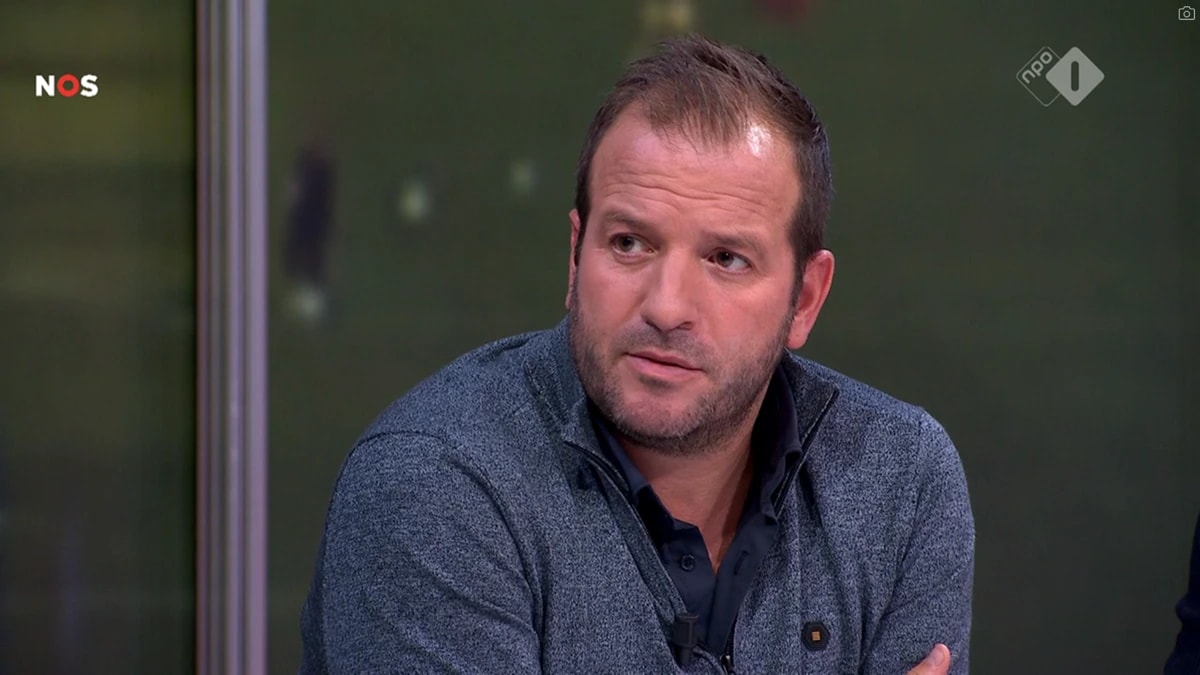 Rafael van der Vaart in de studio van de NOS
