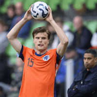Bjorn Meijer in actie voor Jong Oranje