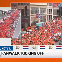 Oranje Fanwalk door Kansas City