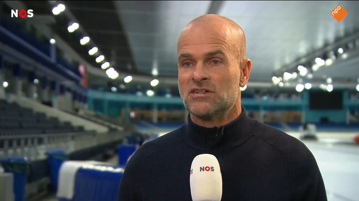 Erben Wennemars voor de camera van de NOS