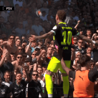 Noa Lang provoceert Feyenoord-publiek: 'Dit is heel erg stom!'
