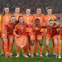 De opstelling van de Oranje Leeuwinnen tegen Ierland