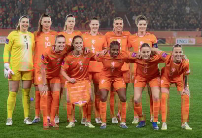 De opstelling van de Oranje Leeuwinnen tegen Ierland