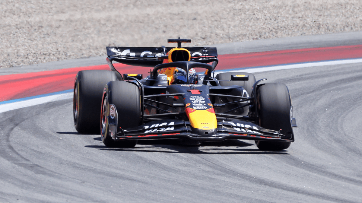 Max Verstappen in zijn RB21