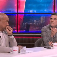 Kenneth Pérez en Marciano Vink (links) in de studio van ESPN