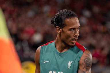 Virgil van Dijk in het shirt van Liverpool