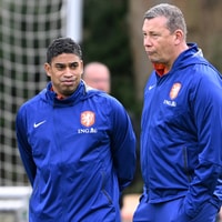 Leeroy Echteld (rechts) was de assistent van Michael Reiziger