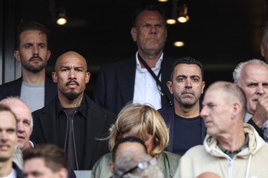 Nigel de Jong en Xavi Hernández