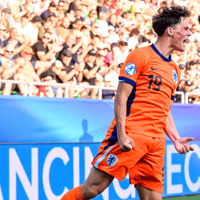 Thom van Bergen viert zijn doelpunt