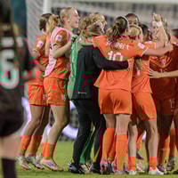 Oranje O17 viert feest