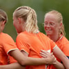Oranje Onder 17 (v) viert een doelpunt