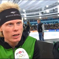 Tim Prins voor de camera van de NOS