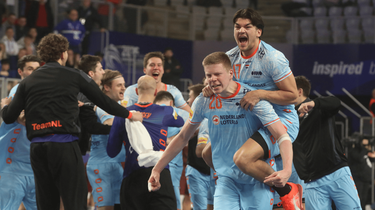 Nederland viert de overwinning op Qatar