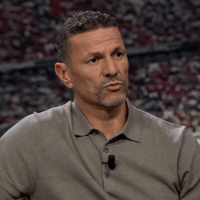 Khalid Boulahrouz in de studio van Ziggo Sport