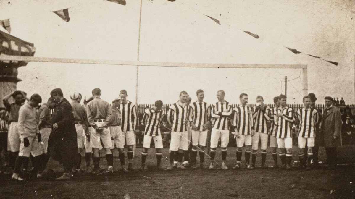 Nederland speelde op 22 oktober 1908 zijn eerste competitieve interland ooit.