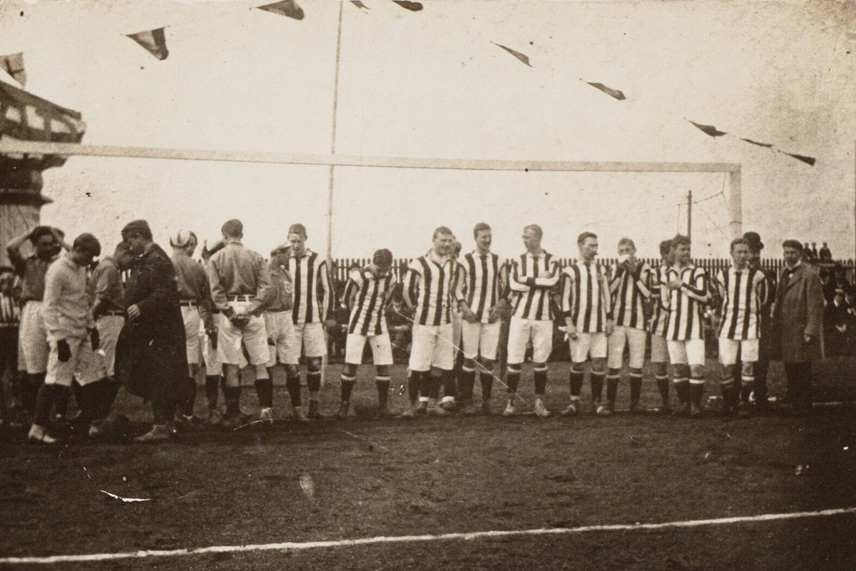 Nederland speelde op 22 oktober 1908 zijn eerste competitieve interland ooit.