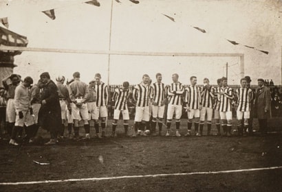 Nederland speelde op 22 oktober 1908 zijn eerste competitieve interland ooit.