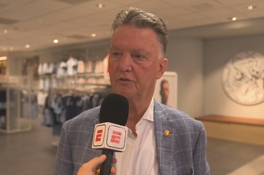 Louis van Gaal voor de camera van ESPN