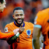 Memphis Depay scoort voor het Nederlands elftal