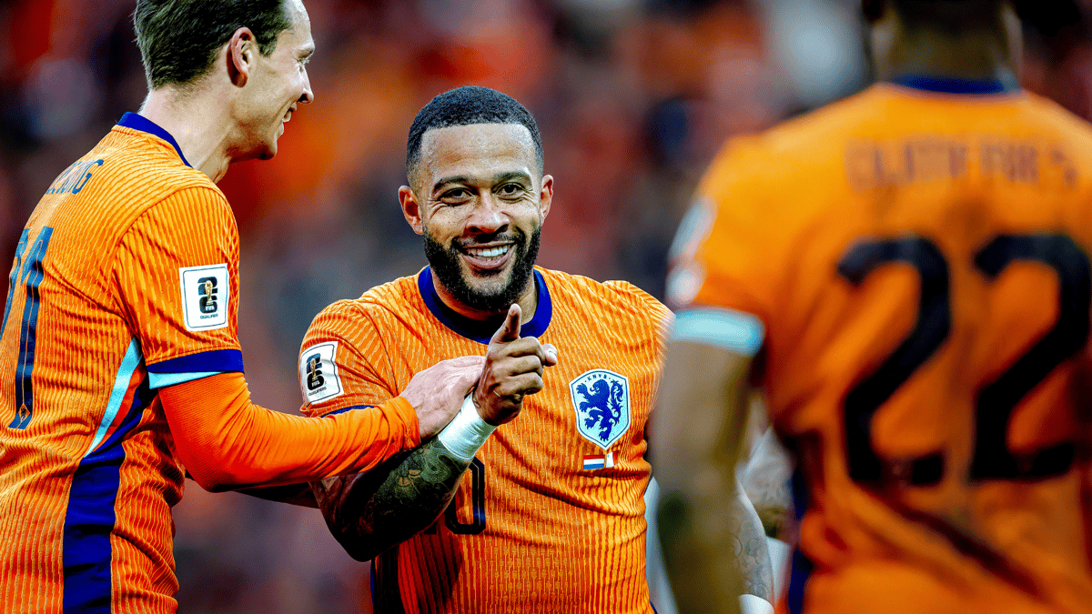 Memphis Depay scoort voor het Nederlands elftal