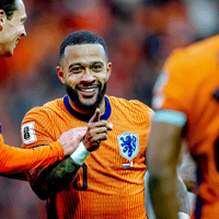 Memphis Depay scoort voor het Nederlands elftal