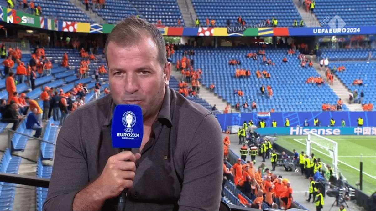 Rafael van der Vaart, analist van de NOS