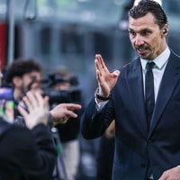 Zlatan spreekt Gullit aan in Amsterdam en kraakt behoudende speelstijl Oranje