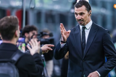 Zlatan spreekt Gullit aan in Amsterdam en kraakt behoudende speelstijl Oranje