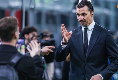 Zlatan spreekt Gullit aan in Amsterdam en kraakt behoudende speelstijl Oranje