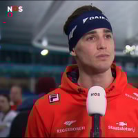 Jenning de Boo voor de camera van de NOS