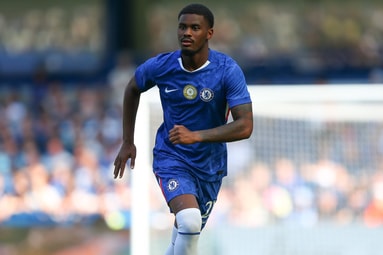 Jorrel Hato in actie bij Chelsea