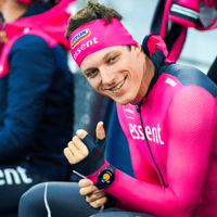 Tijmen Snel heeft voor een verrassing gezorgd bij de wereldbekerkwalificatiewedstrijden op de 1.500 meter.