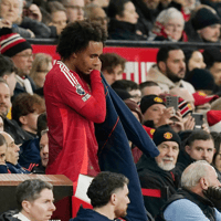 Joshua Zirkzee na halfuur gewisseld bij Manchester United