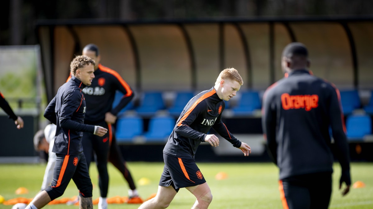 Noa Lang en Kees Smit op de KNVB Campus