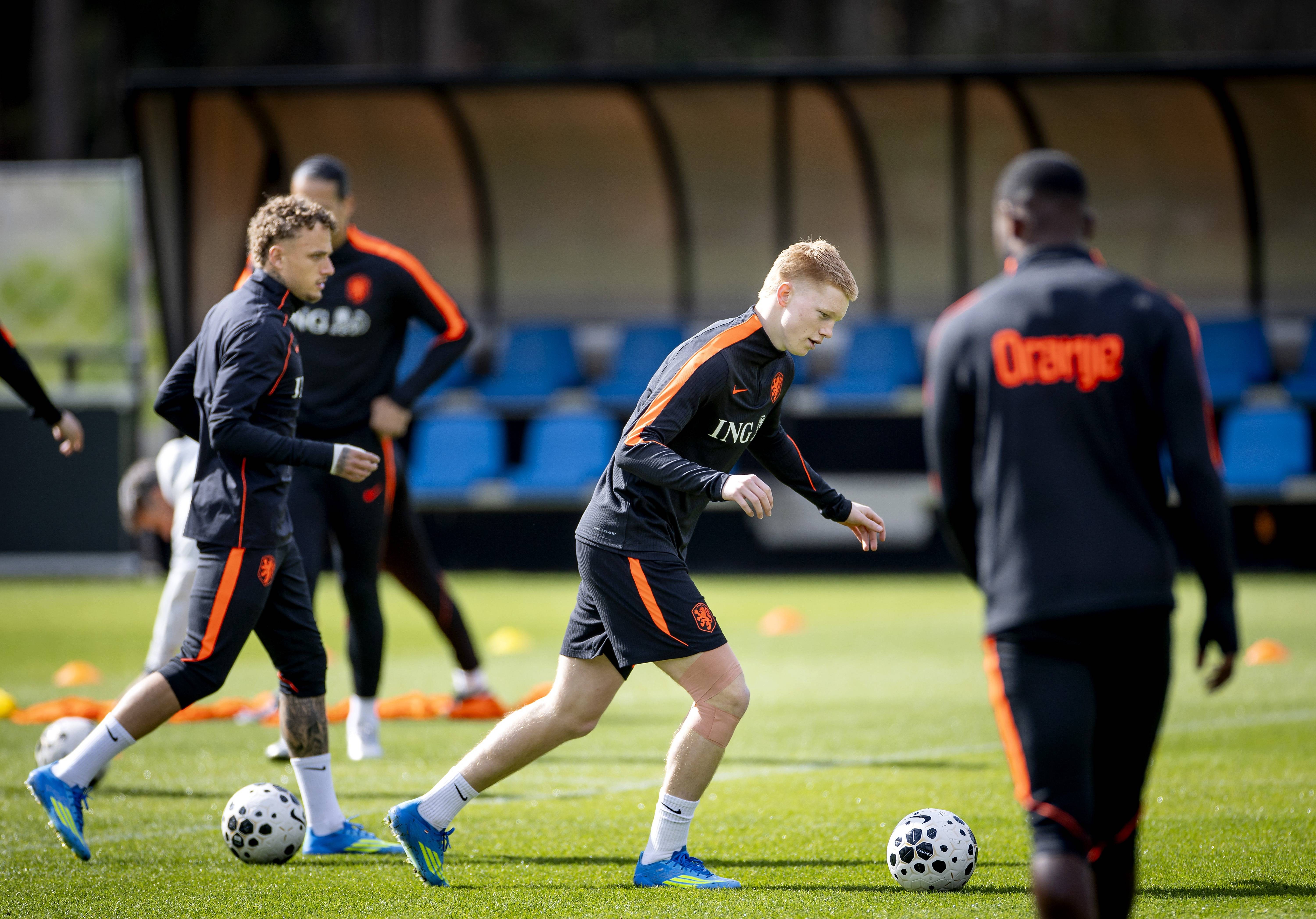 2 nieuwe Oranjespelers melden zich al vóór bekendmaking WK-selectie in Zeist