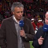 Rafael van der Vaart en Pierre van Hooijdonk bij de NOS