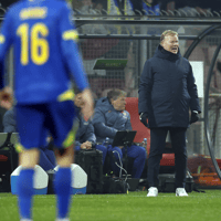 Bondscoach Ronald Koeman geeft Oranje aanwijzigingen