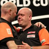Dartlegende Raymond van Barneveld leeft mee met zijn 'grote vriend' Michael van Gerwen na moeilijke periode