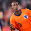 Emanuel Emegha in actie voor Jong Oranje
