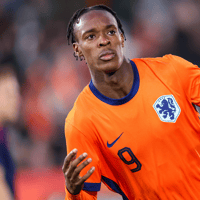 Emanuel Emegha in actie voor Jong Oranje