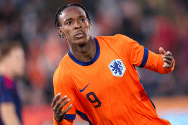 Emanuel Emegha in actie voor Jong Oranje