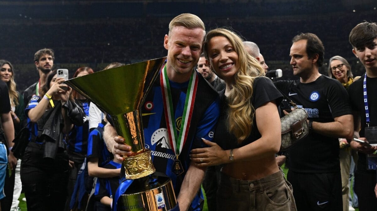 Davy Klaasen, Laura Benschop, Laura Klaasen, Ajax, Oranje, Nations League, bruiloft, trouwnieuws