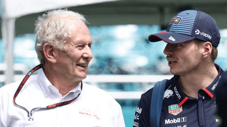 Helmut Marko in gesprek met Max Verstappen