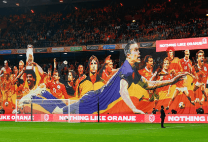 Mega-spandoek van Oranjefans